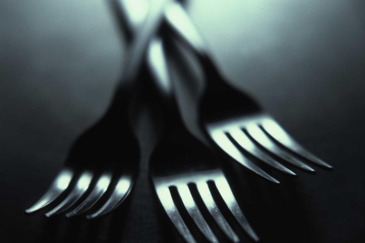 硅基OLED微显示器：揭秘下一代AR/VR眼镜的“视网膜”技术